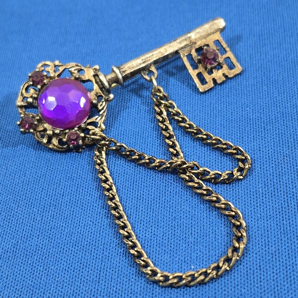 Vintage Victorian Brass Key‎ Brooch Pin Gothic